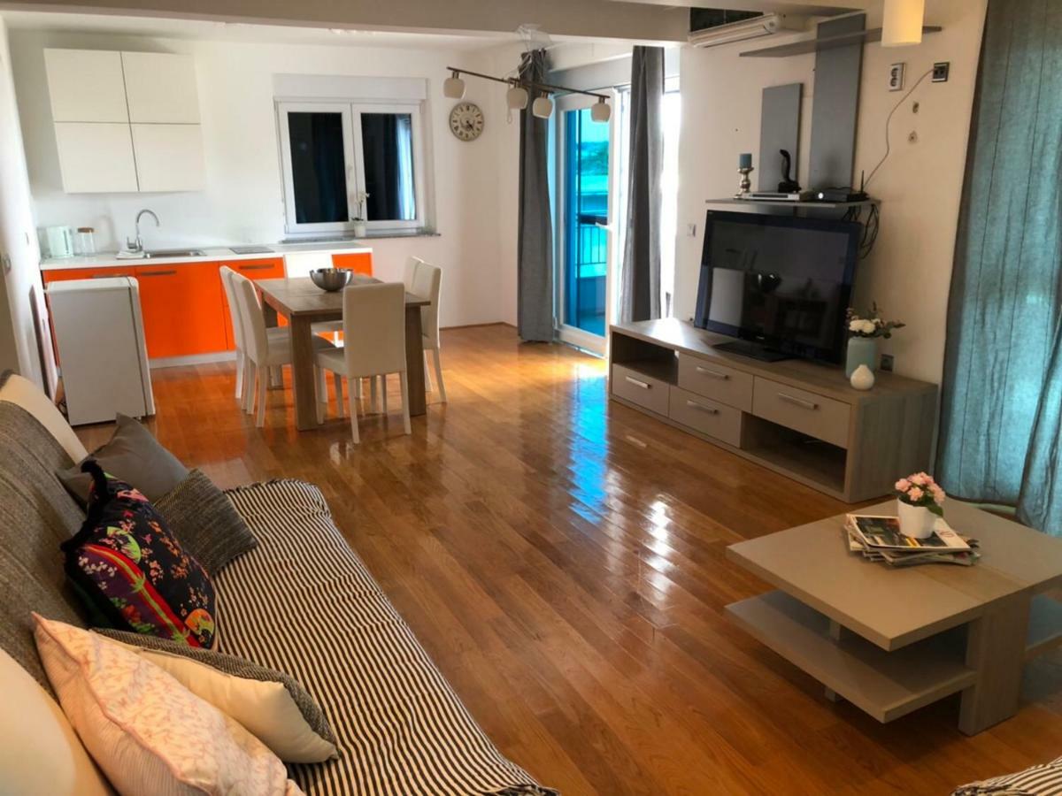Apartment Nicole Novalja Exteriör bild