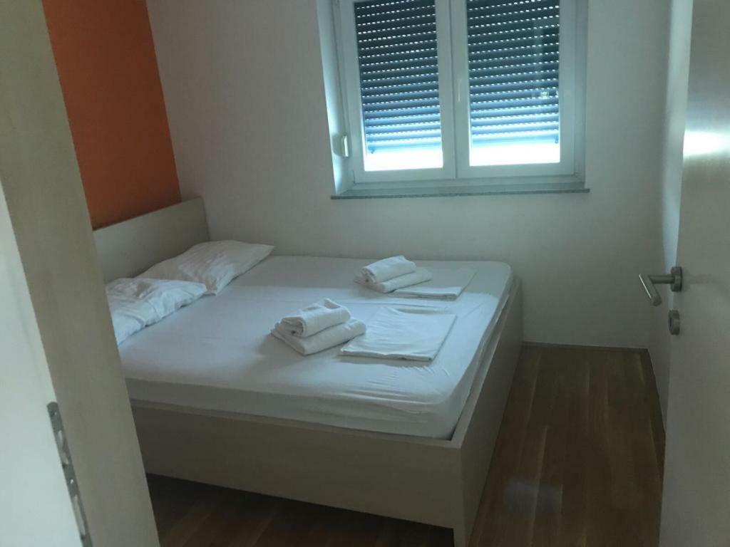 Apartment Nicole Novalja Exteriör bild